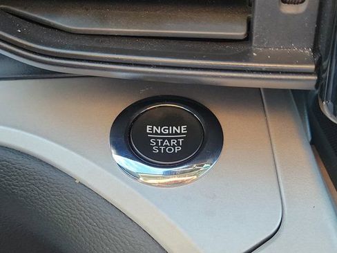 Used 2023 Ford Explorer XLT RWD image 31