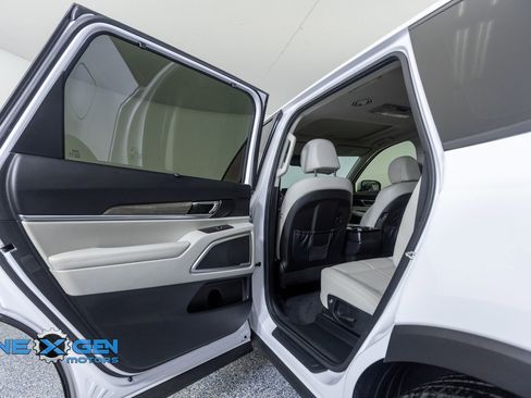 Used 2022 Kia Telluride EX w/ EX Premium Package image 25