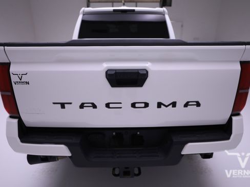 Used 2024 Toyota Tacoma TRD Sport image 4