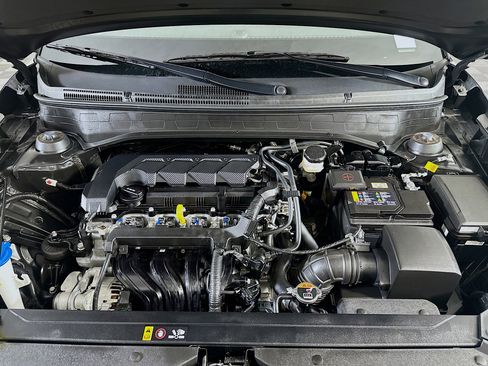 Used 2025 Hyundai Venue SEL image 33