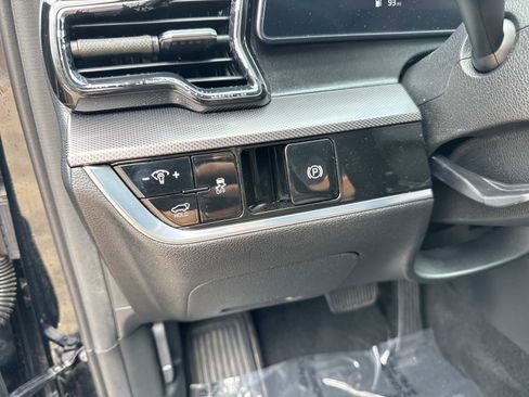 Used 2023 Kia Sportage SX image 34