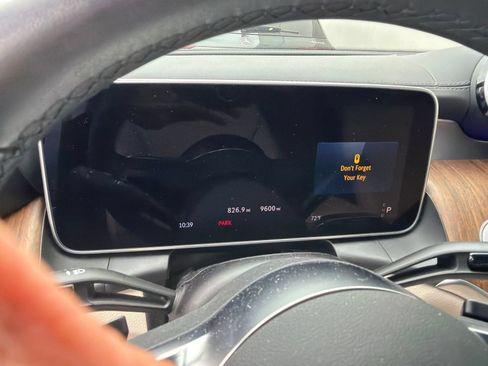 Used 2025 Mercedes-Benz GLC 350e 4MATIC image 2