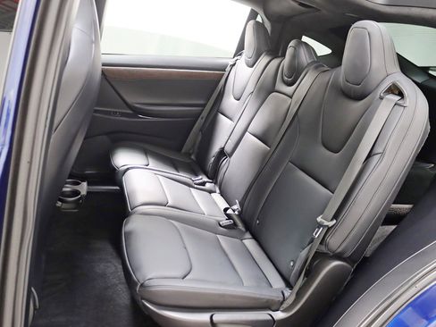 Used 2018 Tesla Model X 75D image 27