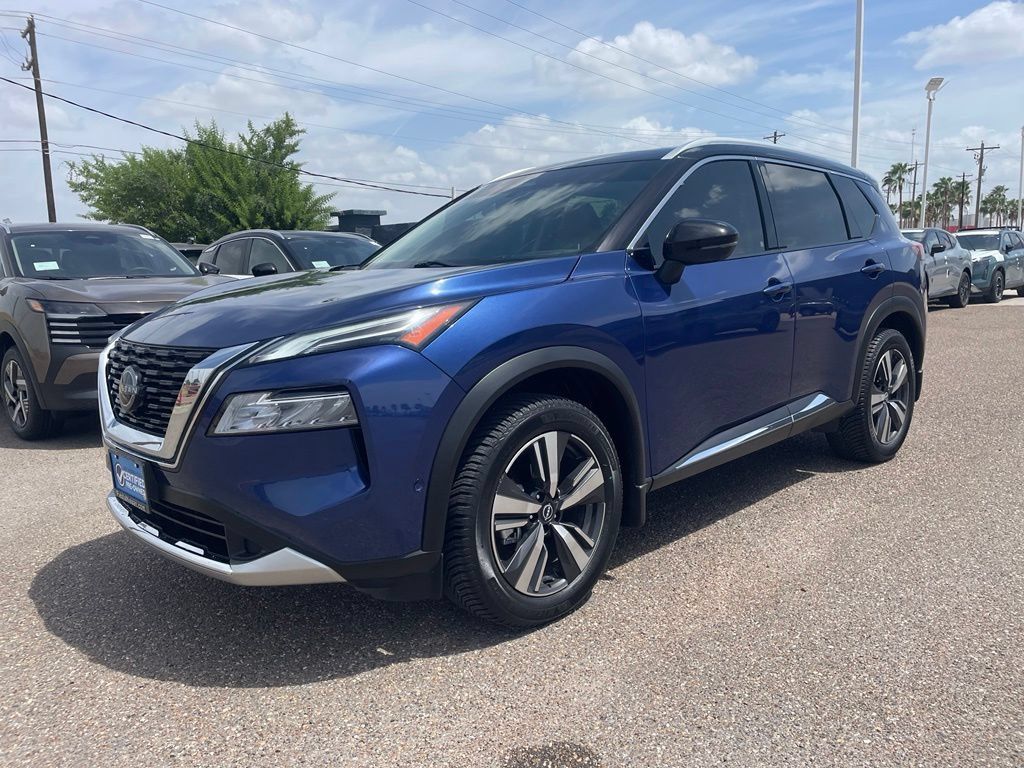 Certified 2023 Nissan Rogue Platinum w/ Platinum Premium Package FWD image 3