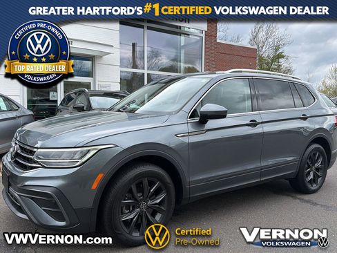 Certified 2024 Volkswagen Tiguan SE FWD image 1