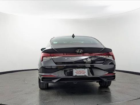 Used 2025 Hyundai Elantra SEL FWD image 7
