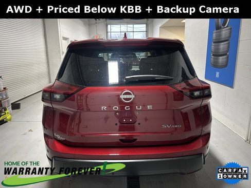 Used 2024 Nissan Rogue SV image 8