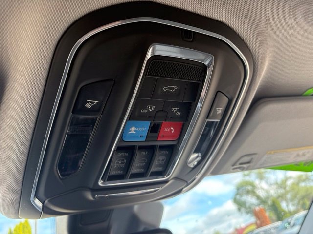 Used 2022 Jeep Grand Cherokee L Limited AWD/4WD image 39