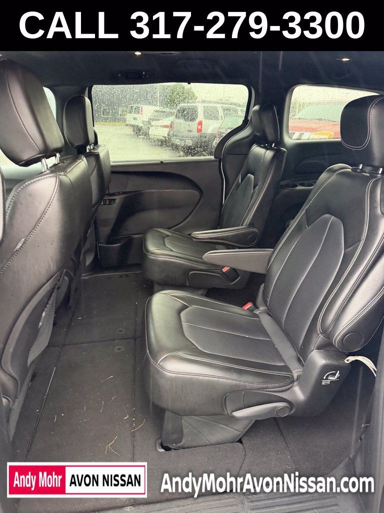 Used 2025 Chrysler Pacifica Select FWD image 10