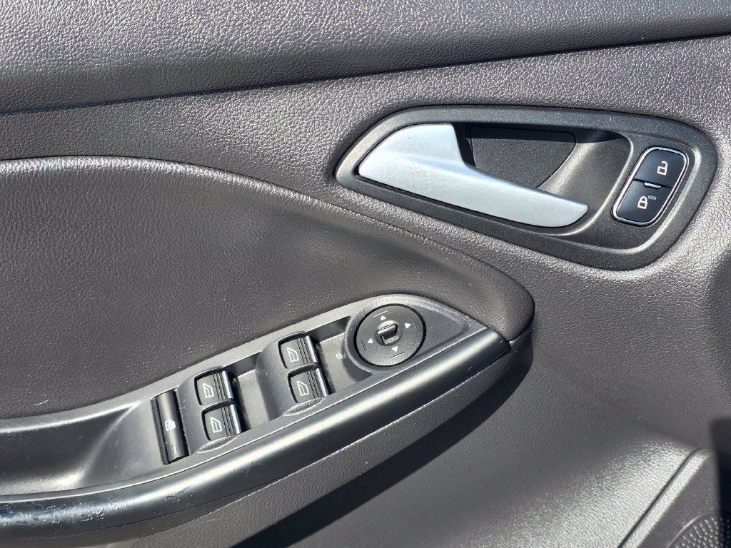 Used 2016 Ford Focus RS AWD/4WD image 14