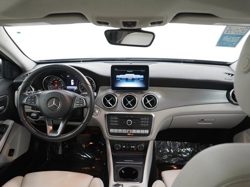 Used 2018 Mercedes-Benz GLA 250 4MATIC image 13
