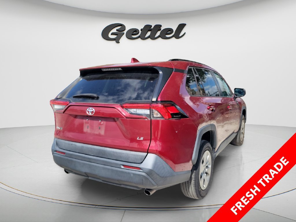 Used 2021 Toyota RAV4 LE FWD image 4