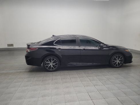 Used 2021 Toyota Camry SE image 10