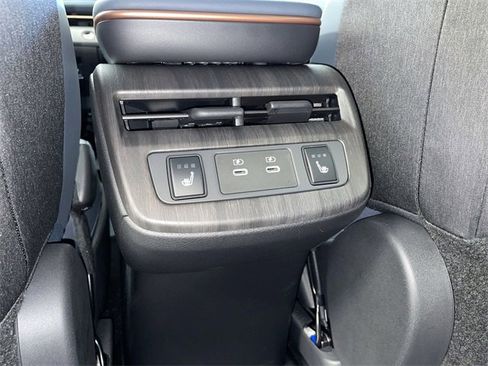 Certified 2025 Nissan Ariya Platinum image 19