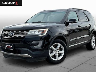 Used 2017 Ford Explorer XLT w/ Equipment Group 202A
