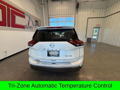 Used 2025 Nissan Rogue SL w/ Tech Package AWD/4WD image 5