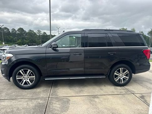 Used 2023 Ford Expedition XLT RWD image 4