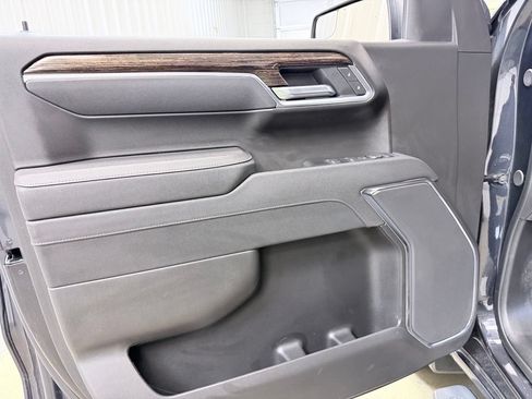 Used 2025 GMC Sierra 1500 SLE AWD/4WD image 9