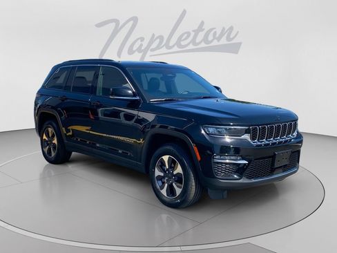 Used 2024 Jeep Grand Cherokee Limited 4xe AWD/4WD image 3