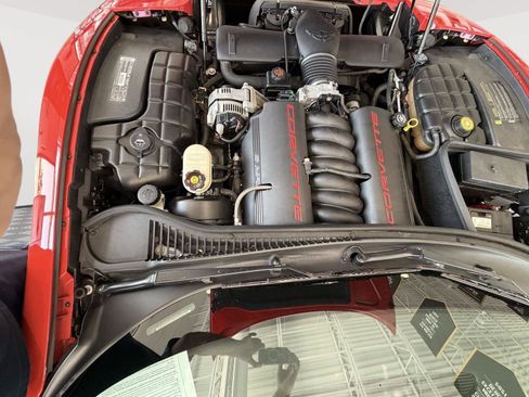Used 2002 Chevrolet Corvette Coupe RWD image 2
