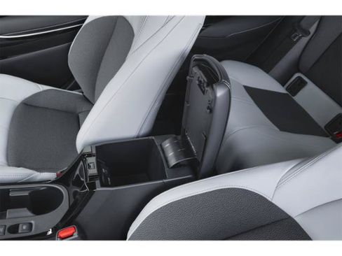 Used 2025 Toyota Corolla XSE FWD image 13