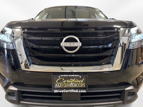 Used 2025 Nissan Pathfinder SV AWD/4WD image 10