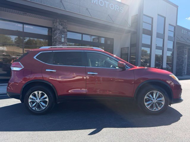Used 2016 Nissan Rogue SV w/ SV Moonroof Package AWD/4WD image 13