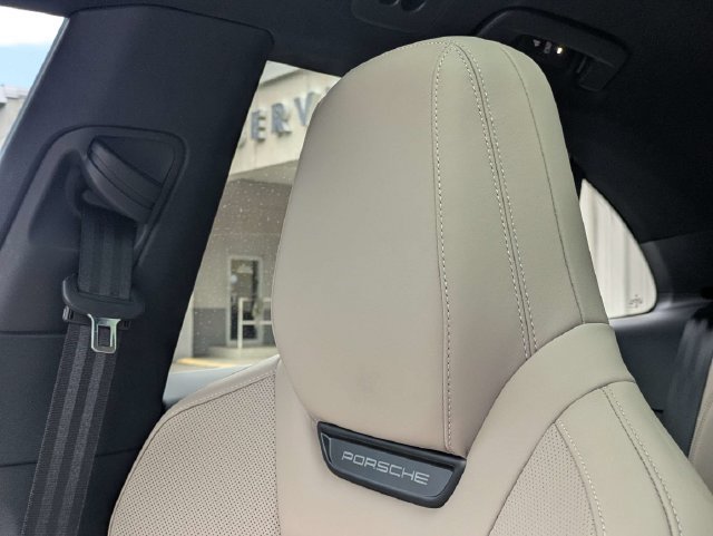 Used 2024 Porsche Macan 4 Electric AWD/4WD image 35
