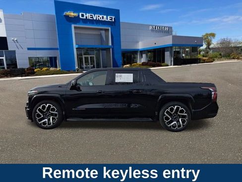 Used 2024 Chevrolet Silverado EV RST image 8