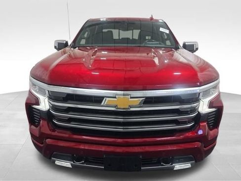 Used 2025 Chevrolet Silverado 1500 High Country AWD/4WD image 3
