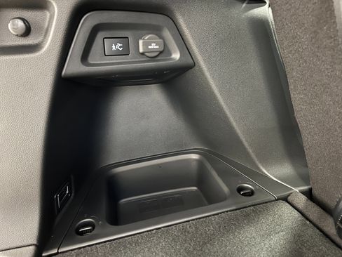 New 2025 Honda Pilot Touring image 33