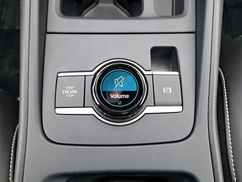 New 2025 Volkswagen Tiguan SE R-Line image 25