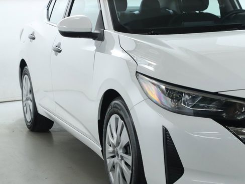 Used 2024 Nissan Sentra S image 9