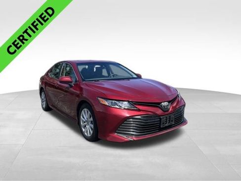 Used 2019 Toyota Camry LE FWD image 8
