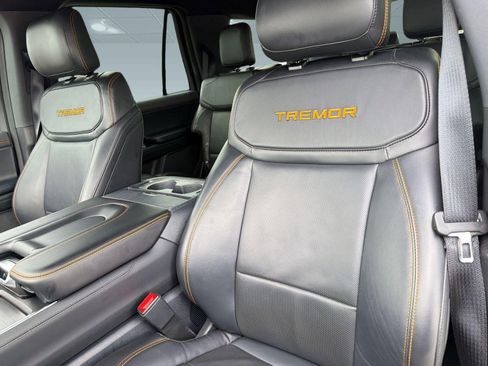 Used 2025 Ford Expedition Tremor AWD/4WD image 24