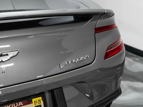 Used 2017 Aston Martin Vanquish Coupe image 11