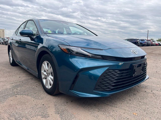 Used 2025 Toyota Camry LE FWD image 5