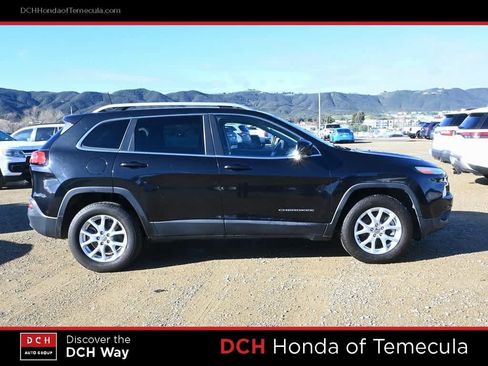 Used 2016 Jeep Cherokee Latitude image 5