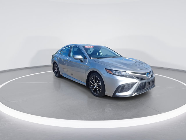 Used 2024 Toyota Camry SE w/ Cold Weather Package FWD image 2