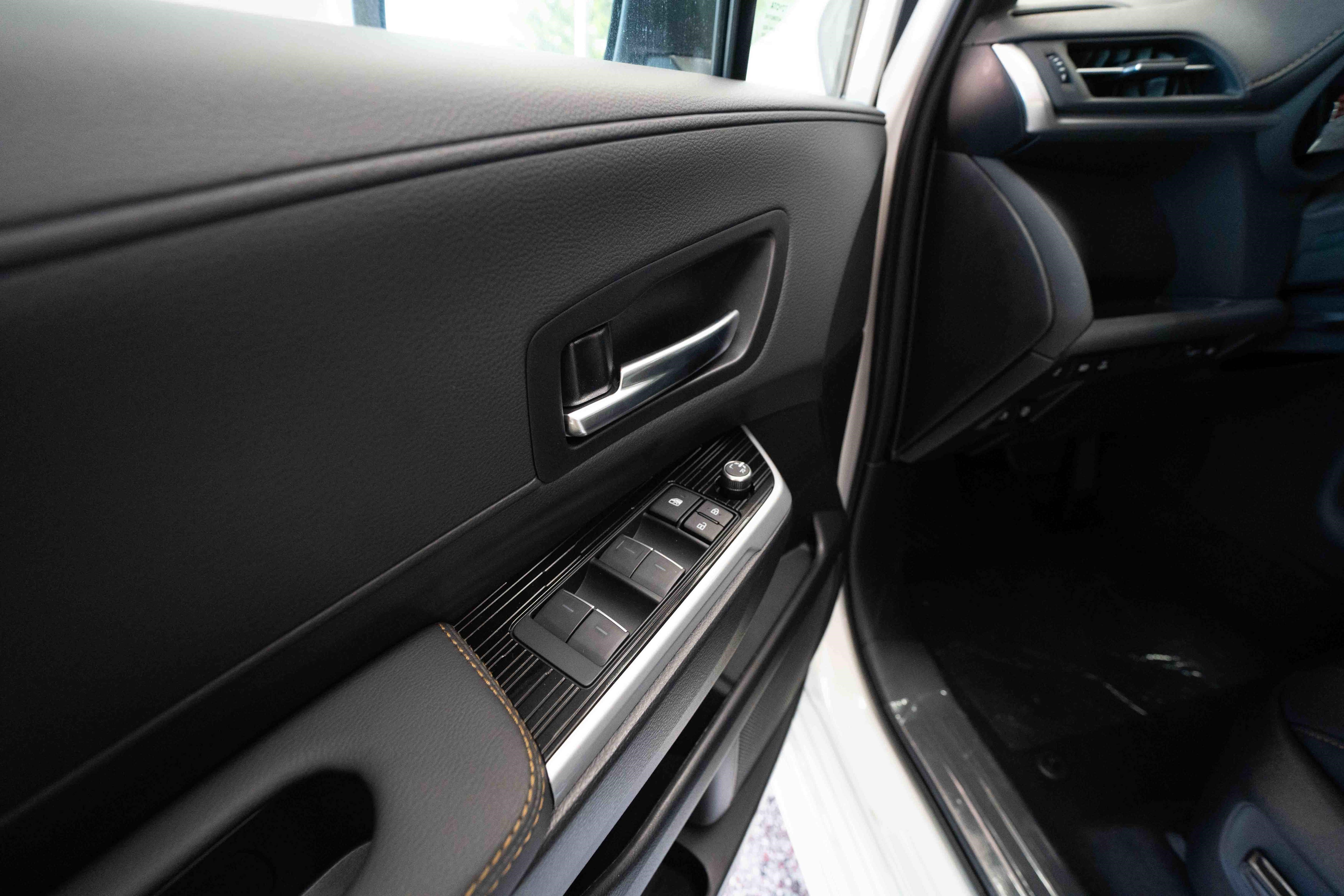 New 2026 Toyota Sienna XLE Woodland Edition AWD/4WD image 7