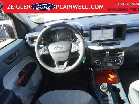 Used 2024 Ford Maverick XLT image 11
