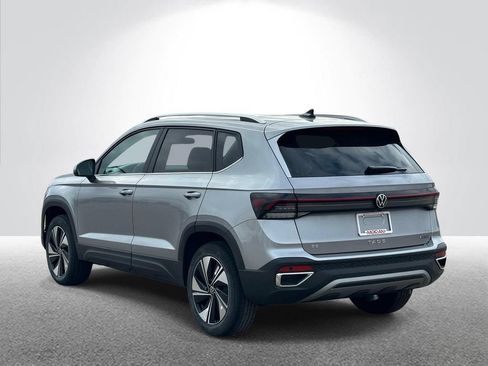New 2026 Volkswagen Taos SE AWD/4WD image 3