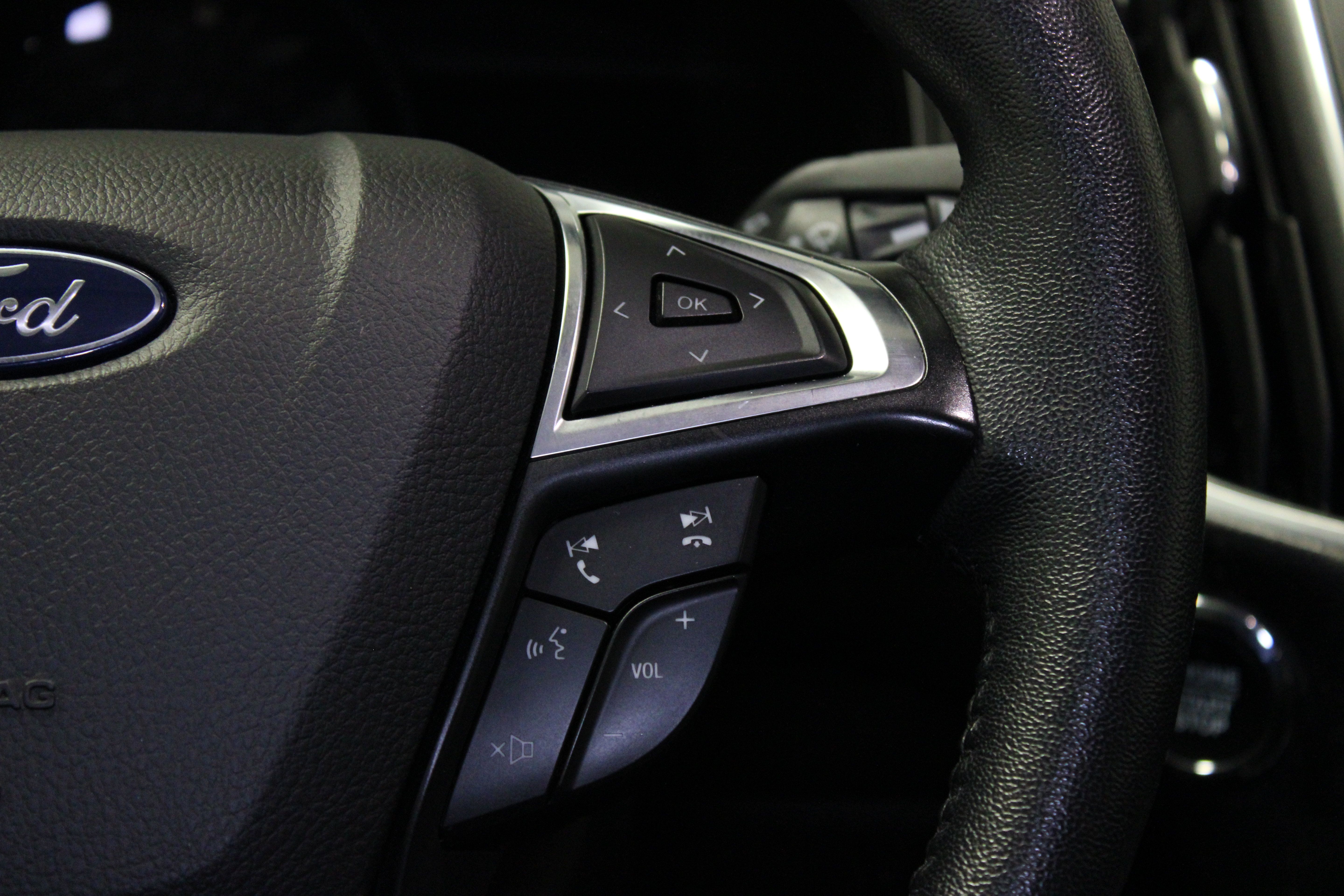 Used 2024 Ford Edge Titanium AWD/4WD image 23