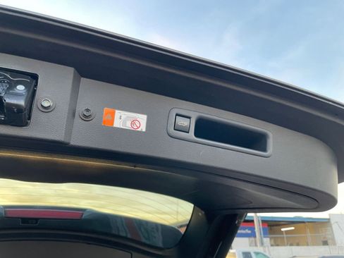 Used 2025 Toyota Highlander LE image 23