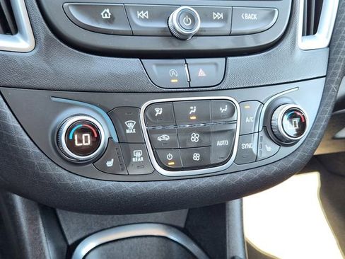 Used 2025 Chevrolet Malibu LT image 19