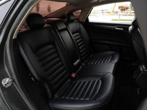 Used 2019 Ford Fusion SEL FWD image 23