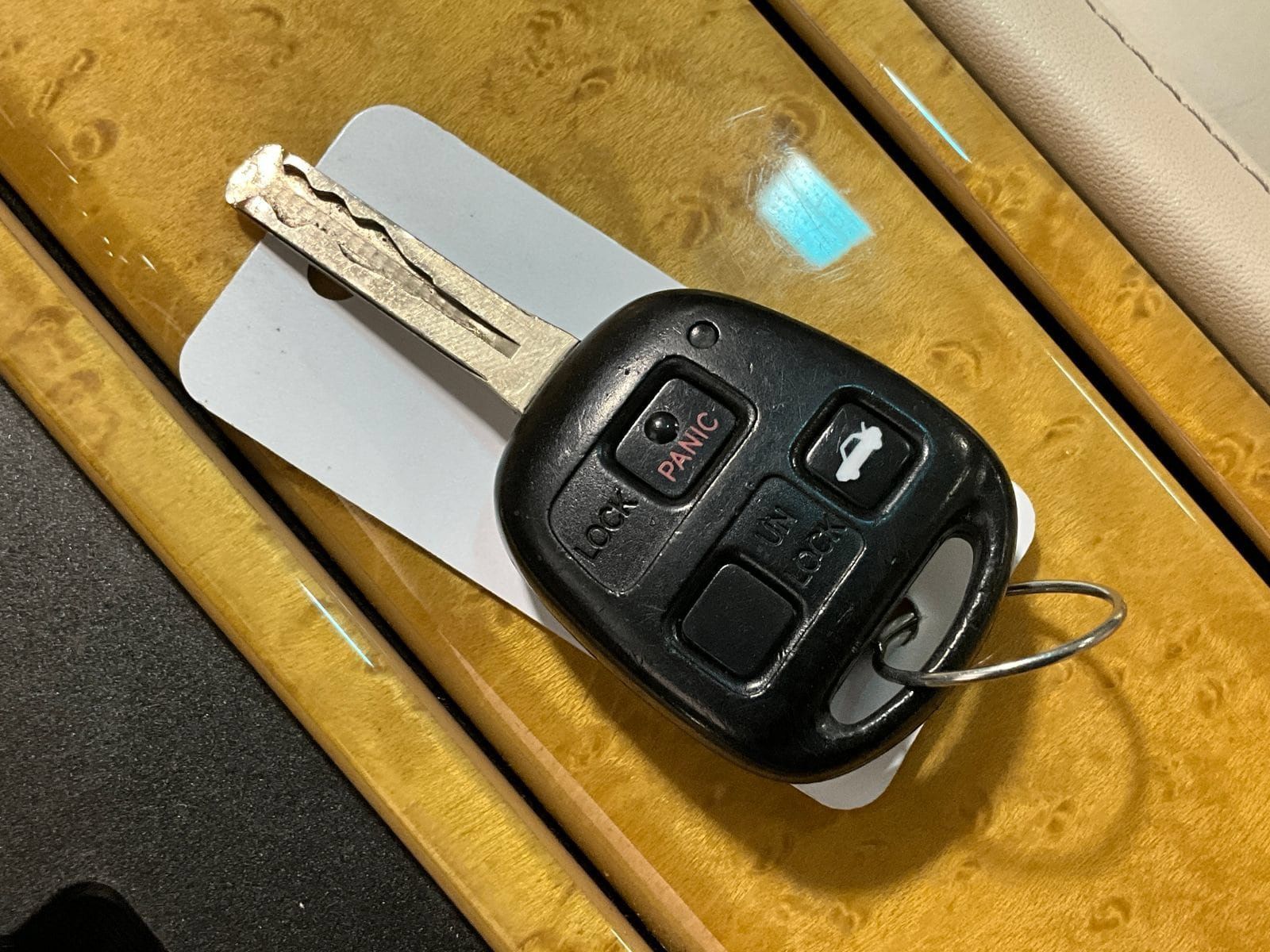 Used 2004 Lexus SC 430 Convertible RWD image 15