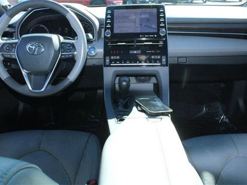 Certified 2020 Toyota Avalon Limited image 11