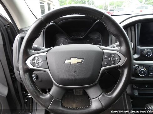 Used 2017 Chevrolet Colorado LT w/ LT Convenience Package RWD image 16