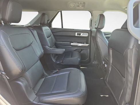 Used 2023 Ford Explorer Limited w/ Equipment Group 301A AWD/4WD image 35